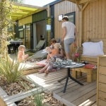 Exemple de terrasse - Mobil-home Privilège 3 Chambres - Camping L'Océan -  5 étoiles - Ile de Ré