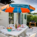 Terrasse mobil-home Confort Résidence 2 Chambres - Camping île de Ré 5 étoiles