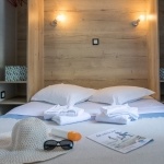 Chambre lit double étage Tiny Home 4 personnes 2 chambres  - Camping 5 étoiles île de Ré