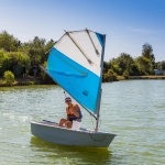 Voile sur l'étang du camping - Camping 5 étoiles île de Ré