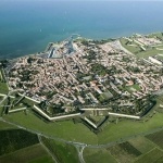 Vue aérienne de Saint-Martin-de-Ré et de ses fortifications