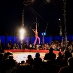 Spectacle de cirque sous le chapiteau - Camping 5 étoiles à l'île de Ré